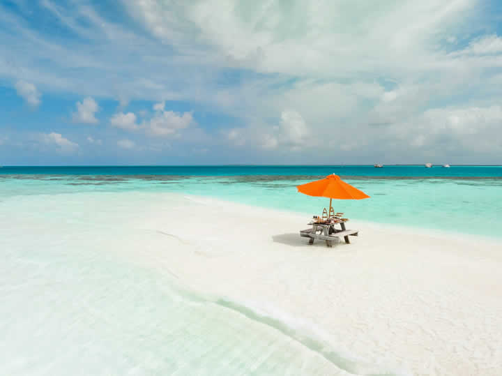 The Best Place for Breakfast at Sun Siyam Vilu Reef: lagoon